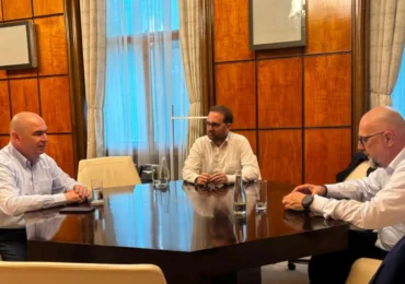Noi discuții între liderii PNL, USR și UDMR pentru formarea Guvernului. PSD s-a întâlnit separat. Nicușor Dan îi așteaptă mâine cu concluziile
