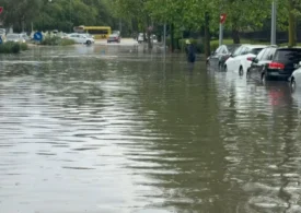 Precipitații extreme în două județe: peste 200 l/mp în 24 de ore. Riscul de inundații rămâne ridicat
