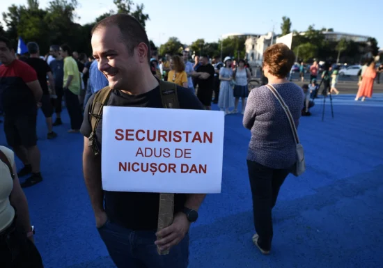 Protest în Piața Victoriei: „Nicușor, trădător!” (Video)