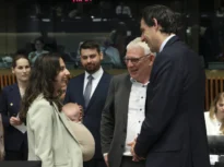 Un ministru suedez își aduce bebelușul la o reuniune a UE, o premieră pentru blocul comunitar – VIDEO