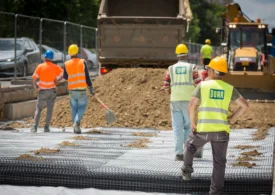 Schimbare majoră pentru firmele care aduc muncitori străini: garanția de 75.000 de euro ar putea elimina majoritatea agențiilor
