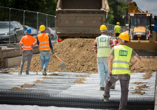 Schimbare majoră pentru firmele care aduc muncitori străini: garanția de 75.000 de euro ar putea elimina majoritatea agențiilor