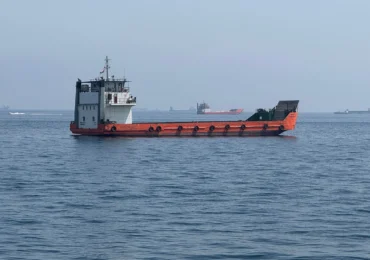 Iranul anunță că închide din nou Strâmtoarea Ormuz și acuză SUA și Israelul că au încălcat armistițiul