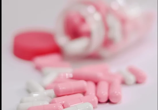 Un nou medicament experimental micșorează tumorile care nu răspund la tratament. Funcționează în șase tipuri de cancer avansat