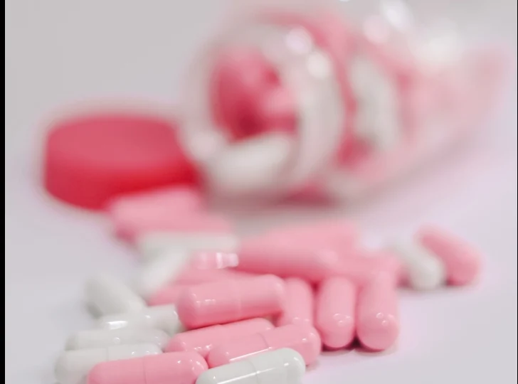 Un nou medicament experimental micșorează tumorile care nu răspund la tratament. Funcționează în șase tipuri de cancer avansat