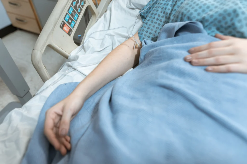 Pacienții așteaptă și un an la cardiologie. Spitalizările evitabile au crescut cu 34% – raport al Curții de Conturi