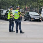 Scene de groază în București: Polițiștii au deschis focul, după un atac cu cuțitul pe stradă