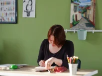 Guvernul pregătește modificări la indemnizația pe care o încasează peste 100.000 de profesori