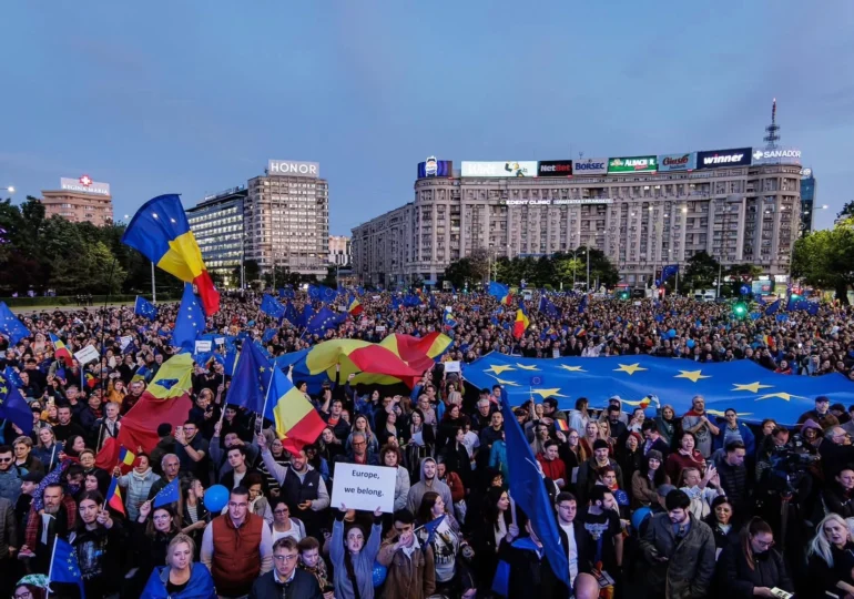 Protest vineri seară în Piața Victoriei: România e sub asediu. E nevoie să apărăm democrația!