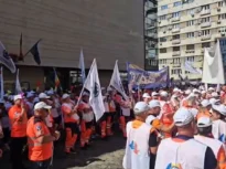 Angajați din Ambulanță, protest față de noua lege a salarizării (Video) Ministerul Sănătății cere dublarea plății gărzilor și majorarea coeficienților