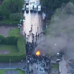 Haos la Belfast după revoltele anti-imigrație: Poliția a folosit tunuri cu apă pentru dispersarea mulțimii (Video)