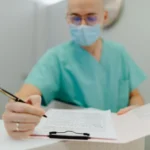 BBC: Cum au trecut 100 de spitale românești la hârtie și pix, pentru a opri un atac informatic masiv