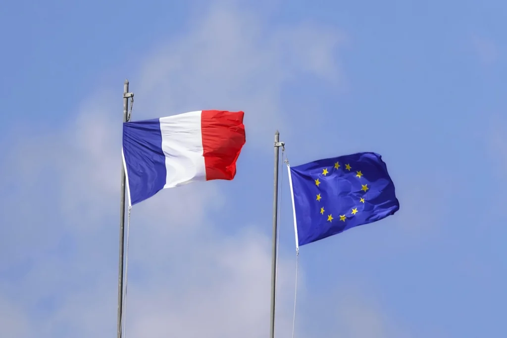 Franța cere taxe noi pentru giganții americani ca să acopere bugetul uriaș de 2.000 de miliarde de euro al UE