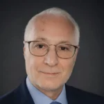 Un profesor din Brăila le aduce elevilor, cu ajutorul AI, laboratorul de fizică pe ecranele computerelor