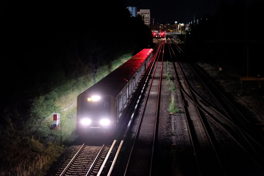 Mii de călători blocați în gări după o defecțiune care a oprit toate trenurile din Germania