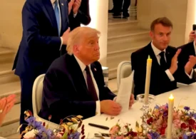 Trump a semnat acordul cu Iranul, în aplauzele lui Macron (VIDEO)