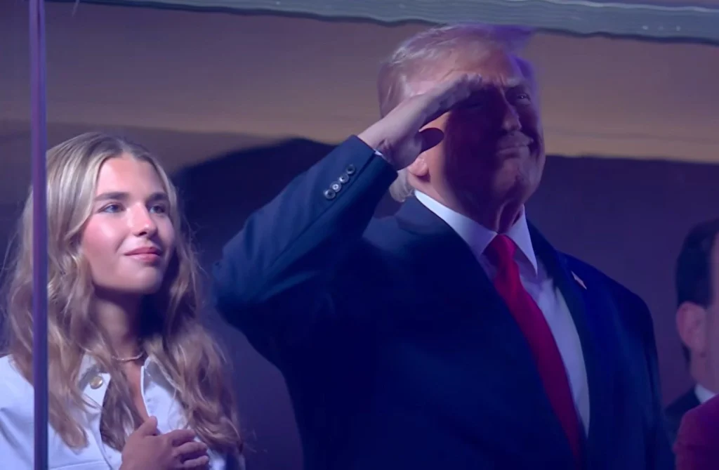 Trump, huiduit acasă la New York înaintea finalei NBA. Momentul a fost surprins pe ecranele arenei (Video)