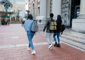 Viața de student în București. Trucurile care fac adaptarea mai ușoară în primul an de facultate