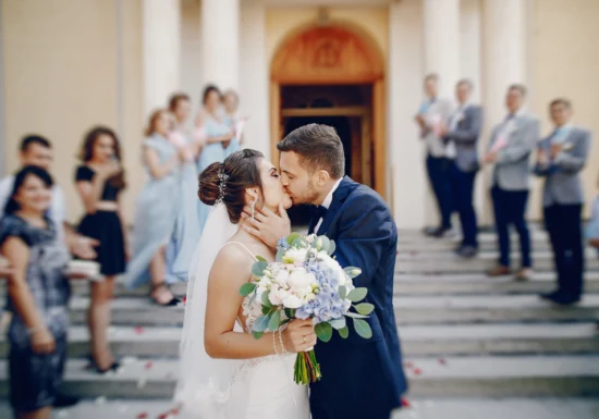 Eleganța la patru ace: cum să alegi costumul perfect pentru marele eveniment