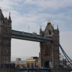 Românii – „motorul invizibil” care susține economia și serviciile publice din Marea Britanie