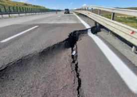 Alunecarea de teren de pe A10. CNAIR explică de ce nu a mutat traficul pe celălalt sens al autostrăzii: Siguranța nu se negociază