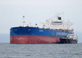 <span style="color:#990000;">Exclusiv</span> Autoritățile n-au învățat nimic din incidentul cu drone de la Constanța. Petroliere din flota fantomă a Rusiei continuă să transfere țiței și carburanți în România