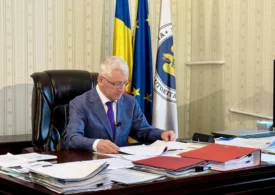 Atmosferă de club în sediul AEP. Țuțuianu: Și-au adus narghilea, să se simtă oamenii bine în timpul programului. Sindicatul a răspuns cu un protest