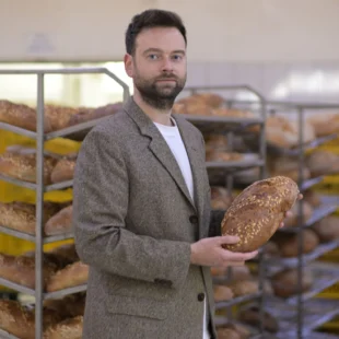Business cu miros de pâine caldă, ce dăinuie din generație în generație. Andu Stancu, Frontera: Unul dintre cele mai importante ingrediente este timpul