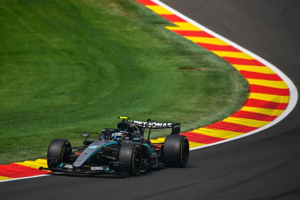 Formula 1: Charles Leclerc a scăpat victoria în ultimele tururi în Marele Premiu al Belgiei