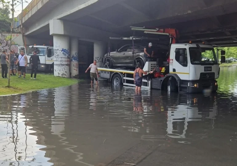 De ce s-a inundat Bucureștiul. Explicațiile Apa Nova: Ploaia care vine o dată la 40 de ani și canalizarea sub presiune, într-un oraș tot mai betonat