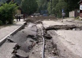 DN 1 este blocat pentru a doua oară în ultimele 24 de ore, din cauza acumulărilor de apă de pe șosea (Foto&Video)