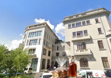 După parfumarea de lux, Compania Națională de Investiții a cumpărat 1.500 de cozonaci și băuturi de zeci de mii de euro. Singura justificare: "protocolul"