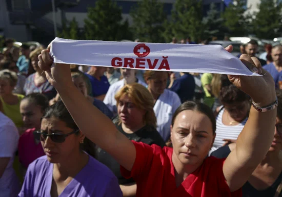 Greva medicilor complică și mai mult soarta Legii salarizării. UDMR și USR pun sub semnul întrebării proiectul
