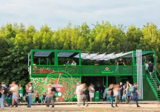 Heineken revine la Electric Castle 2026 și aduce în premieră în România Foam Infusions, o experiență de degustare inedită disponibilă exclusiv la festival