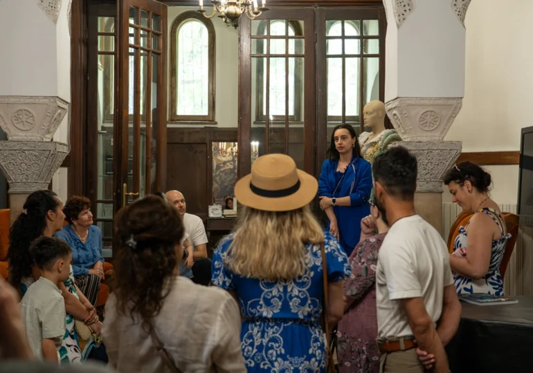 Madrigal Open House: 63 de ani pe scenele lumii, sărbătoriți în comunitate O nouă expoziție deschisă publicului la Galeria Madrigal