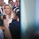 Marine Le Pen, condamnată la un an de arest la domiciliu: Va trebui să poarte brățară electronică, dar va candida la alegerile prezidențiale din 2027