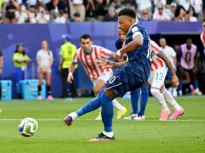 Presa franceză dă de pământ cu arbitrul meciului Franța – Paraguay de la Cupa Mondială, pe care îl notează cu 1: „Crima aproape perfectă!”