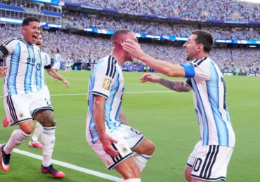 Cupa Mondială 2026: Messi i-a oferit tricoul său lui Roberto Baggio după victoria Argentinei