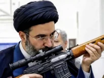 Liderul suprem al Iranului promite că va răzbuna uciderea tatălui său, Ali Khamenei