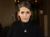 80% dintre tinerii români spun că nu își permit o locuință proprie. Costul vieții de zi cu zi rămâne principala preocupare, urmat de instabilitatea politică și de corupție – studiu Deloitte