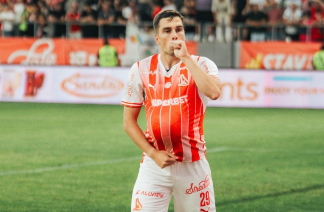 Universitatea Craiova, învinsă clar de Dinamo: Oltenii au încasat 5 goluri