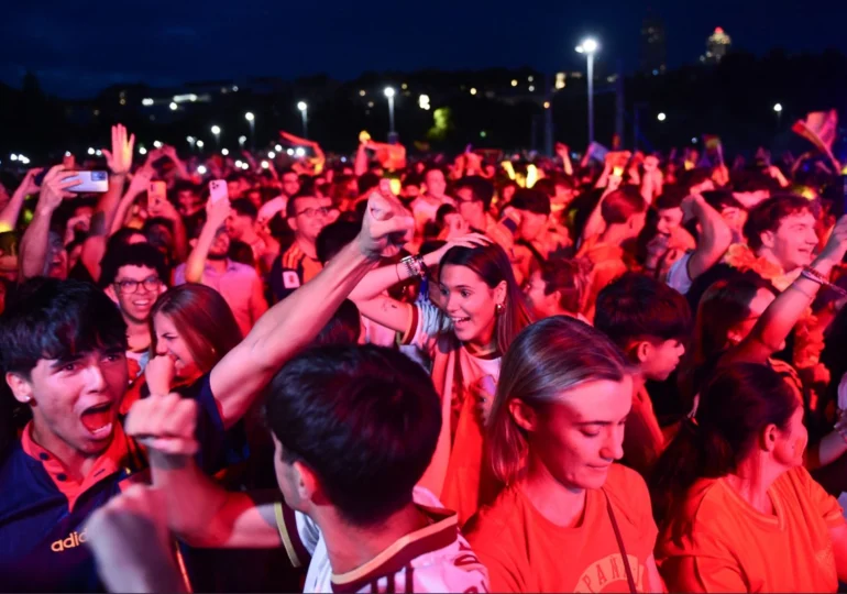 Spaniolii au ieșit în stradă după victoria cu Franța de la Cupa Mondială