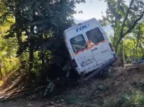 Microbuzul lui Dinamo 2, implicat într-un accident grav: Adrian Ropotan, resuscitat. Maseurul echipei a murit, șoferul a suferit un infarct