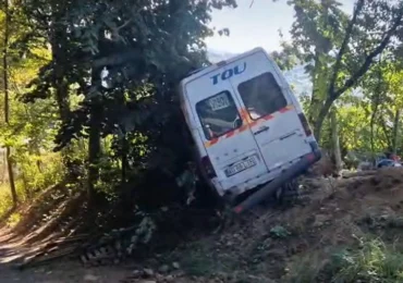Microbuzul lui Dinamo 2, implicat într-un accident grav: Adrian Ropotan, resuscitat. Maseurul echipei a murit, șoferul a suferit un infarct