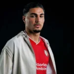 Transfer oficial: Un fotbalist român a ajuns în Anglia