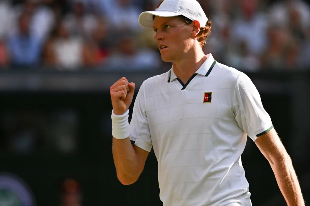 Jannik Sinner câștigă din nou la Wimbledon după o finală tăioasă cu Alexander Zverev