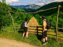 Doar 12% din români merg frecvent în drumeții, deși cei care o fac declară mai multă energie și o calitate mai bună a vieții