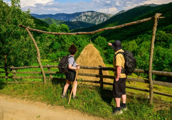 Doar 12% din români merg frecvent în drumeții, deși cei care o fac declară mai multă energie și o calitate mai bună a vieții