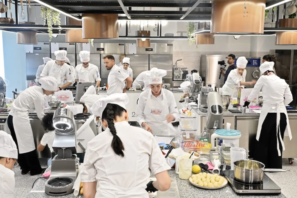 Tinerii cofetari din toată țara sunt invitați să se înscrie până pe 15 august la cea de-a doua ediție Young Chefs Competiția de Diplomat