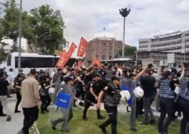 Zeci de activiști și politicieni anti-NATO, arestați în Turcia înaintea summitului Alianței (Video)